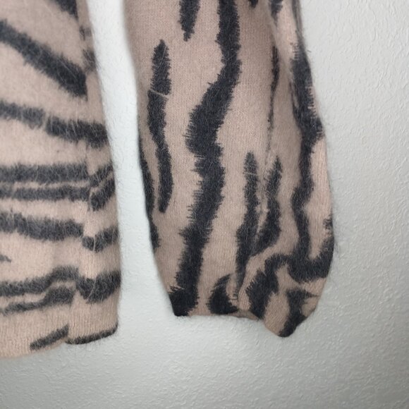 UEC Parisian Signature Animal Print Angora Button up cardigan Sweater sz Large - Picture 6 of 12